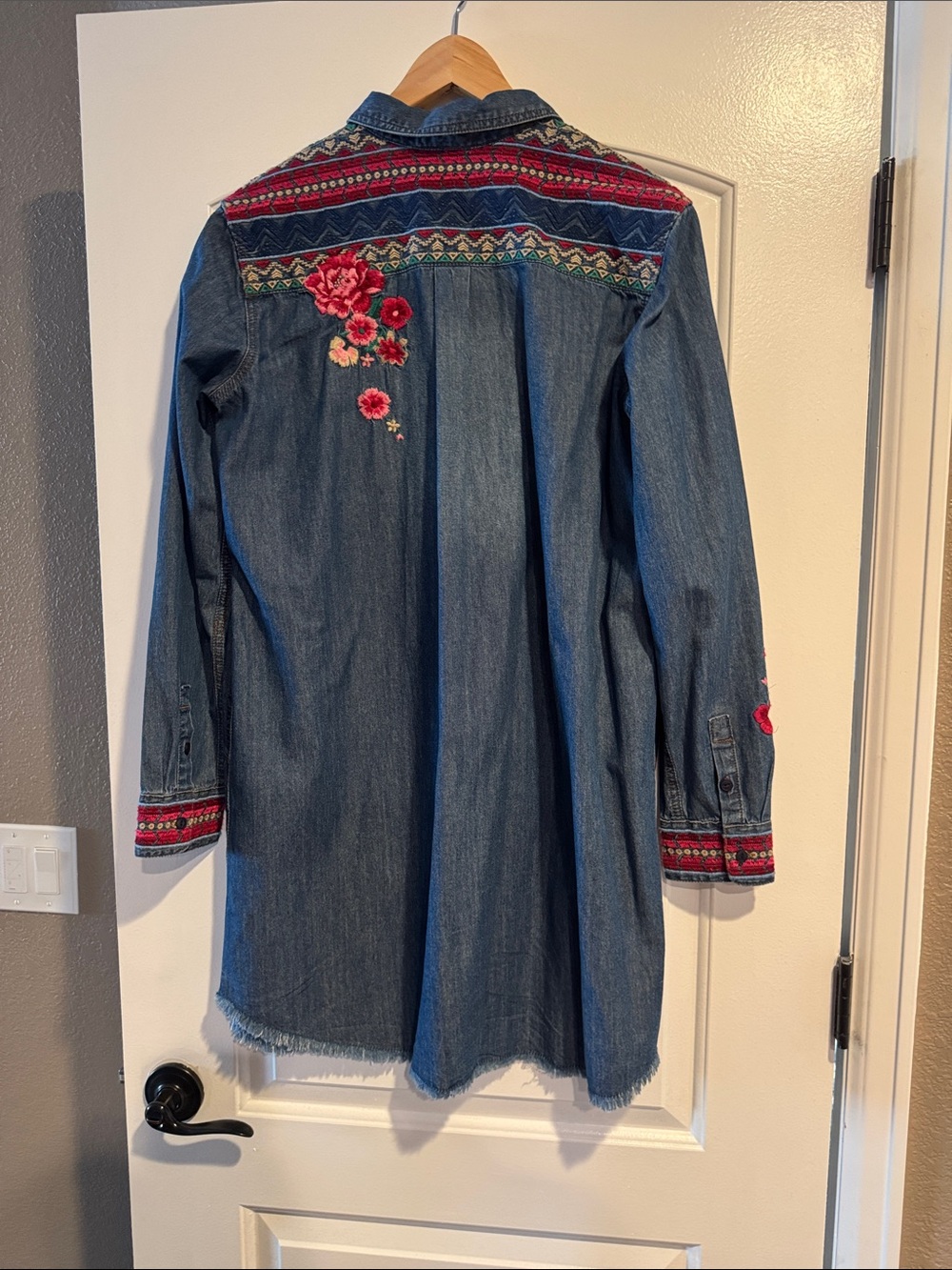 Stetson Denim Duster with Red Floral Embroidery and Multicolor Trim - Picture 2 of 8